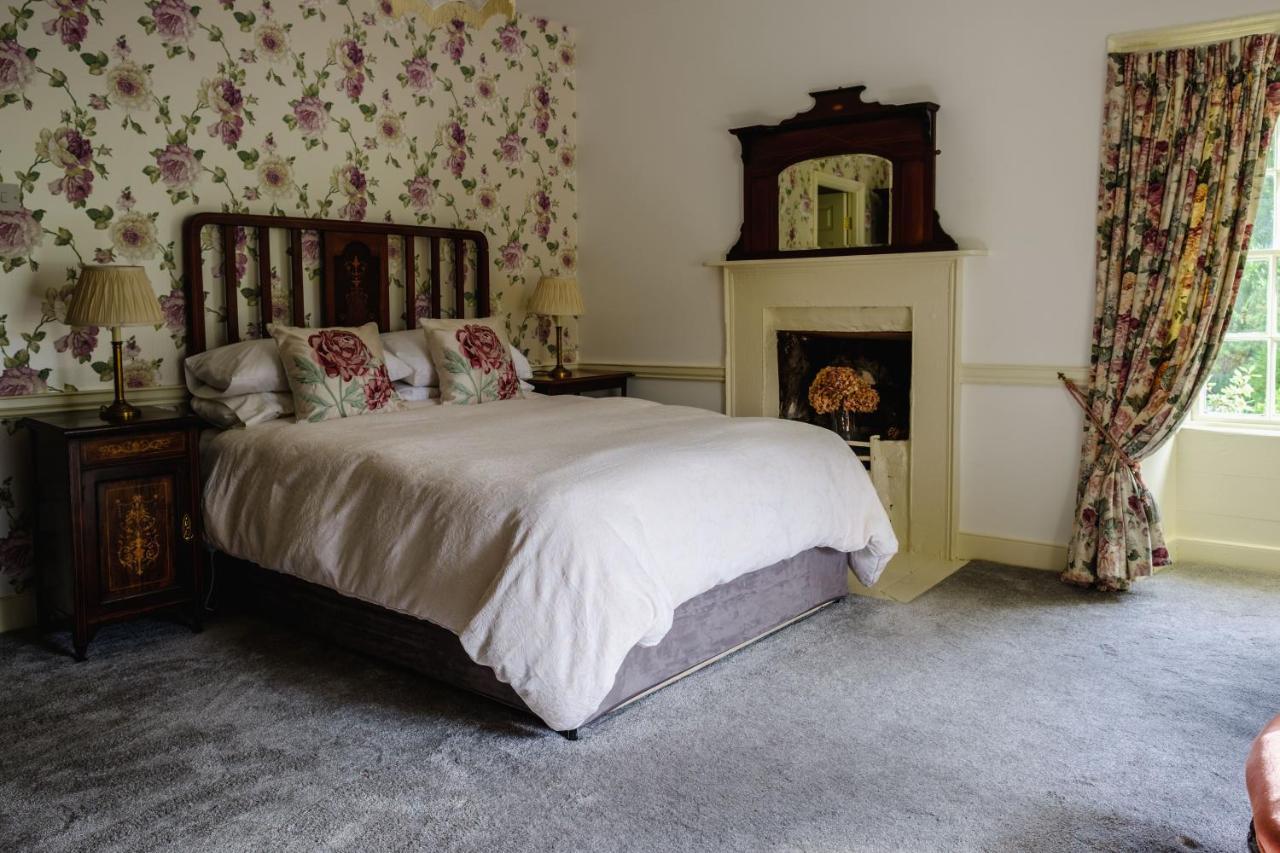 Brooklawn House Bed And Breakfast Mohill ภายนอก รูปภาพ